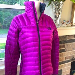 NORTH FACE brand Woman’s Puff and Pack Jacket. Size SMALL. New condition!